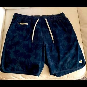 Vuori Mens Banks Short